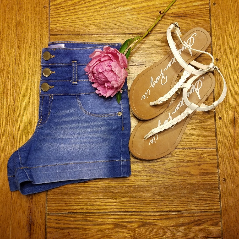 💕 No Boundaries Womens Shorts